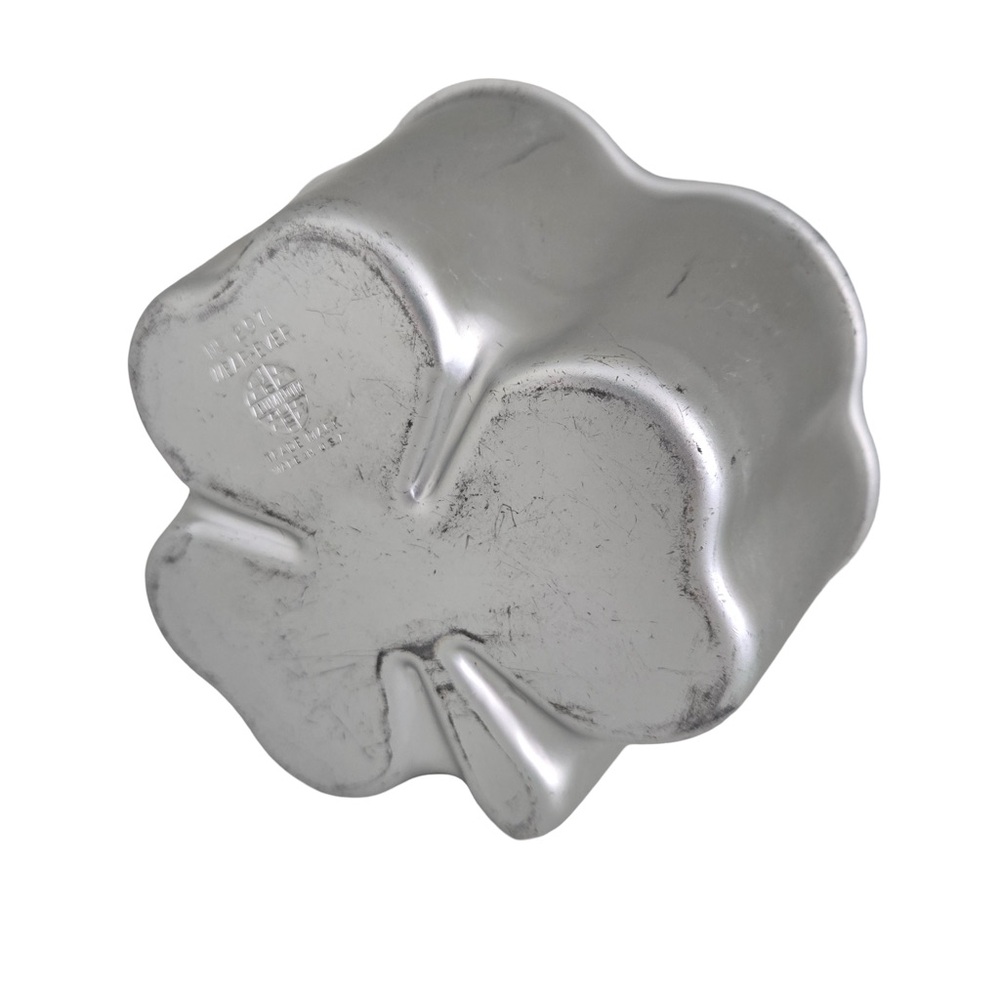 Clover Shamrock Vintage Wear-Ever| No. 2971 | Aluminum Bakeware